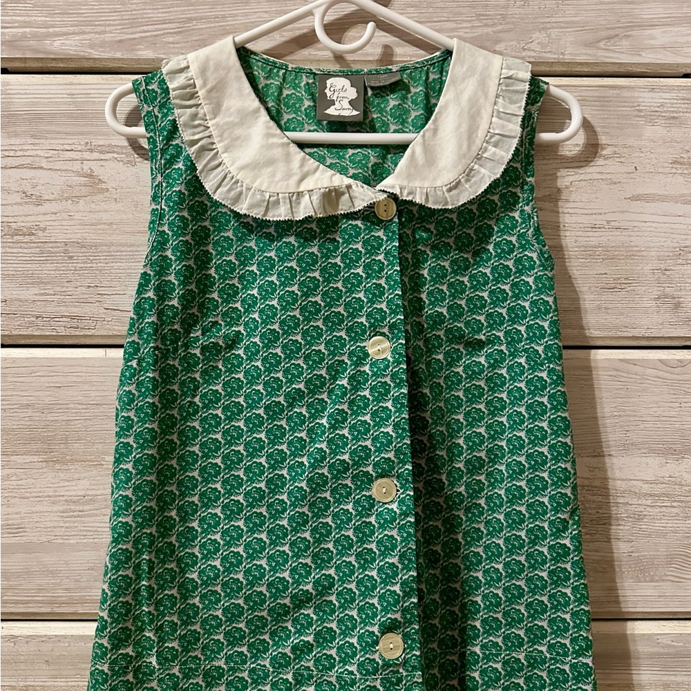 Green Sleeveless Dress with White Collar - Picture 4 of 4